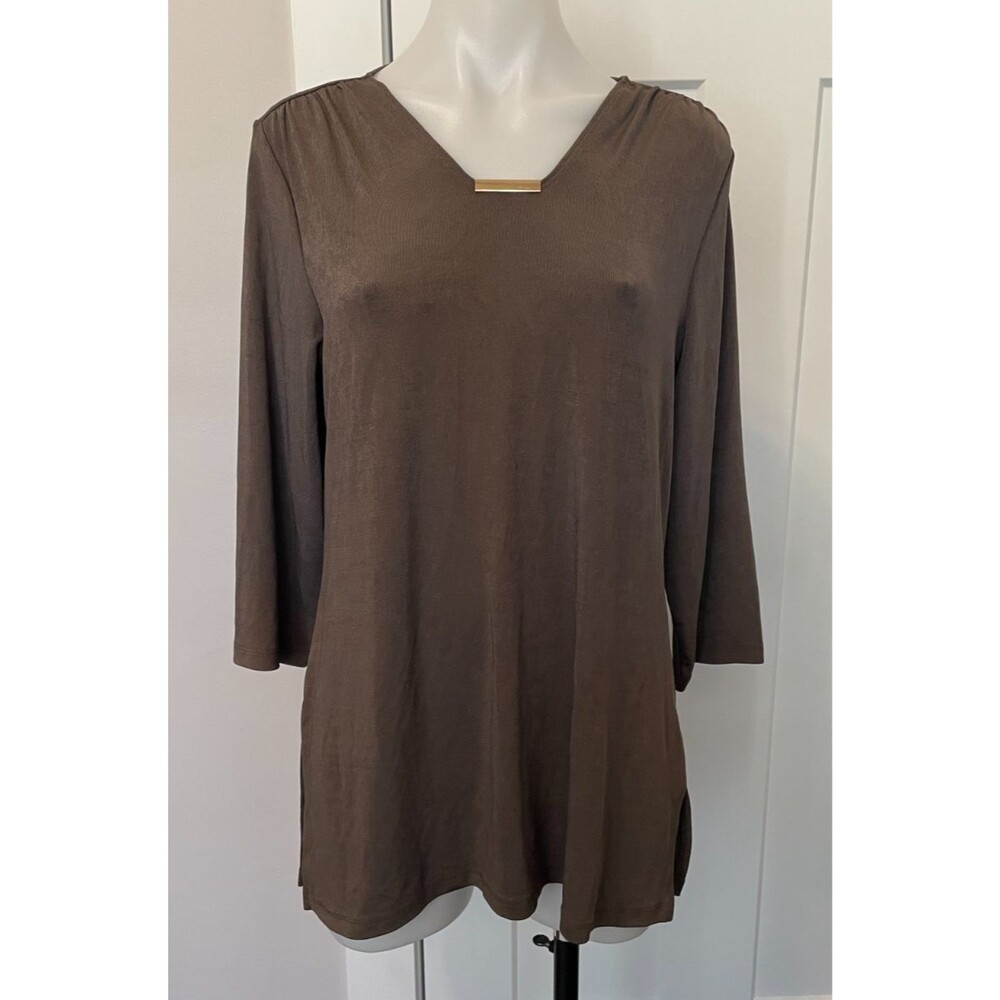 CHICOS Travelers Womens Knit TOP 3/4 Sleeve BROWN Dark Roast Size 1 (M/8) NWT
